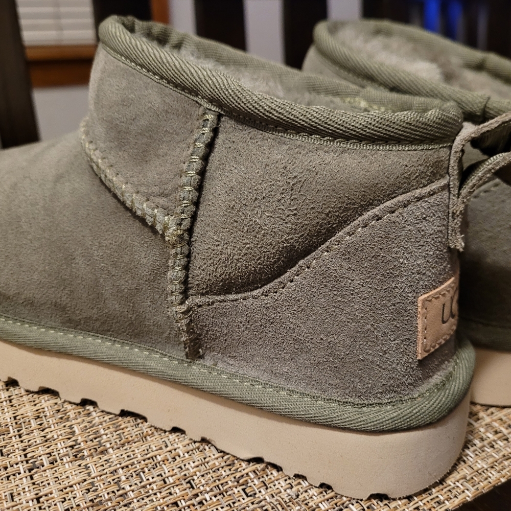 Ugg Ultra Mini Burnt Olive Green Suede Shearling Boots Womens US Size 6 EU 37
